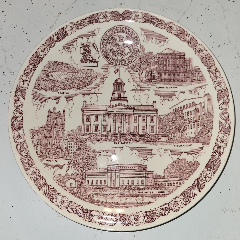 State University of Iowa 1940s Memorial Plate by Vernon Kilns for Hall's Iowa Ci